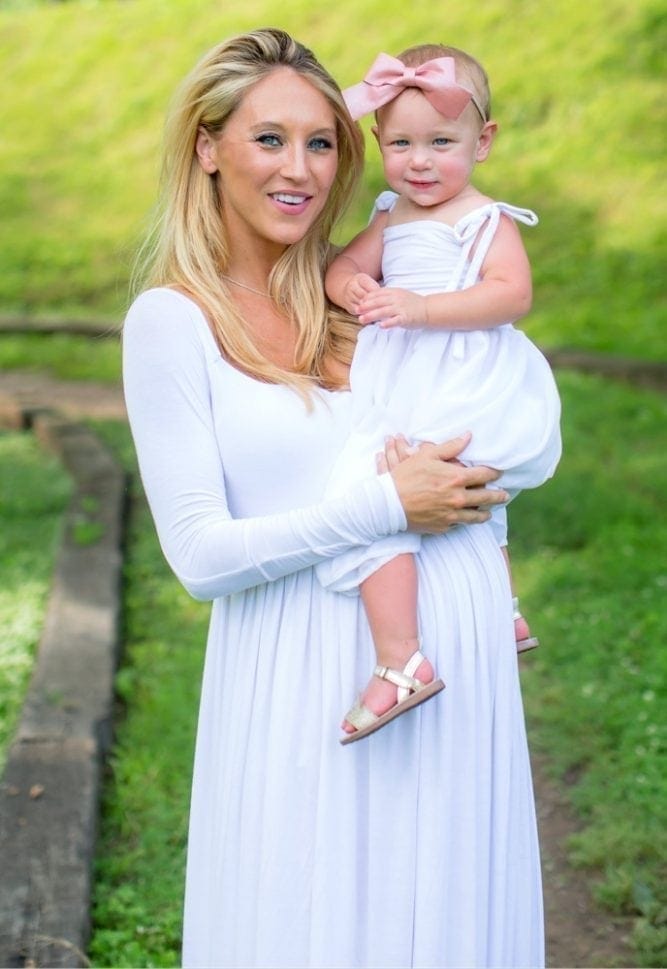 mother daughter maternity shoot