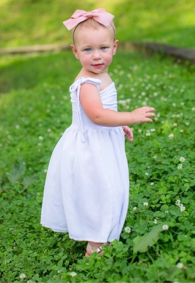 mother daughter maternity shoot