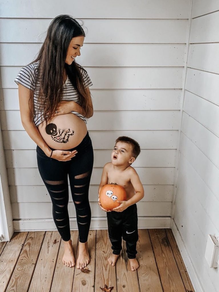 maternity halloween costume