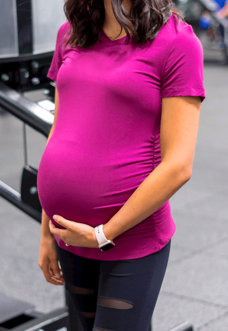 flattering maternity workout clothes