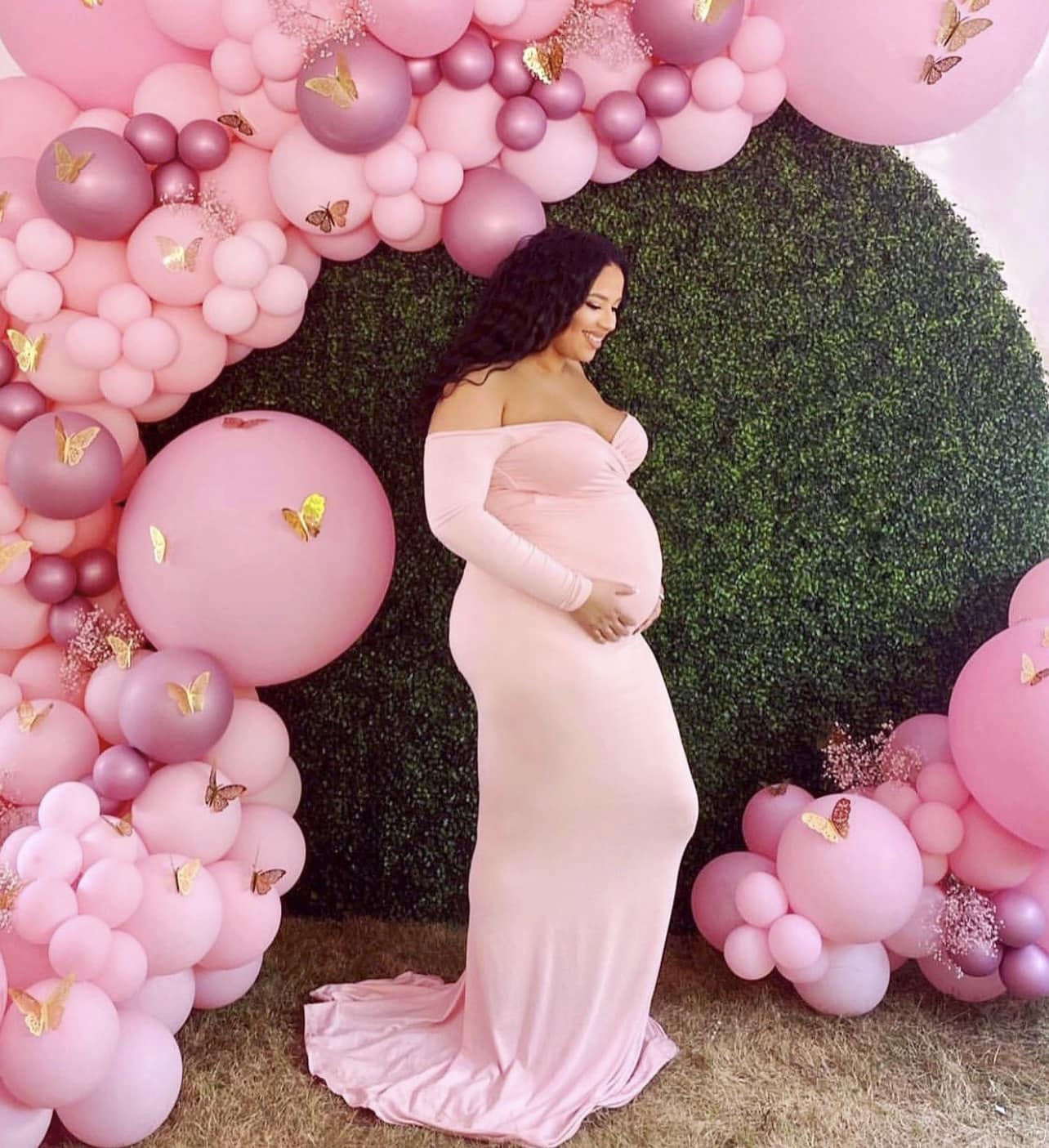 Long-Sleeve Off the Shoulder Sweetheart Maternity Gown with Mini Train in Pink